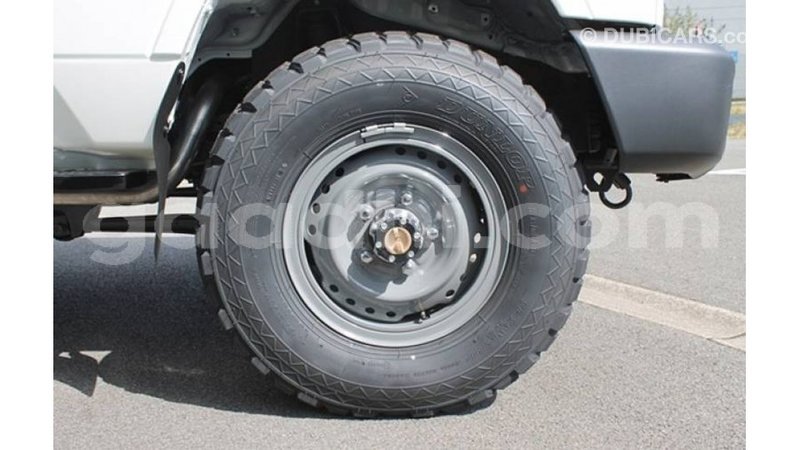 Big with watermark toyota land cruiser somalia import dubai 3634