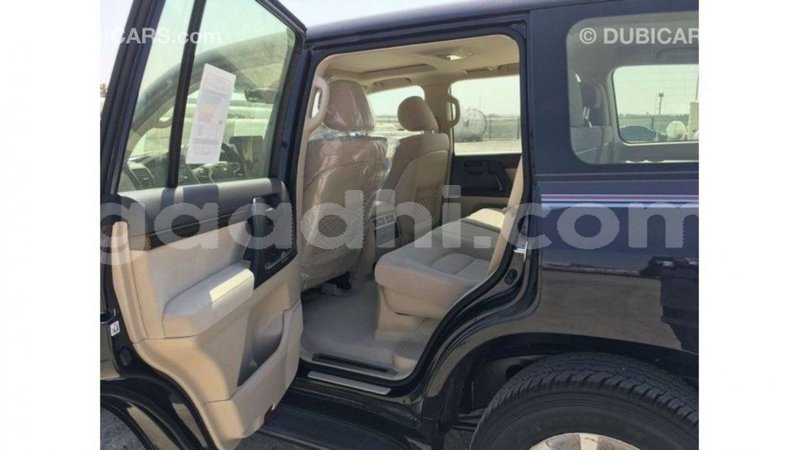 Big with watermark toyota land cruiser somalia import dubai 3635