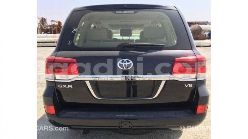 Big with watermark toyota land cruiser somalia import dubai 3635