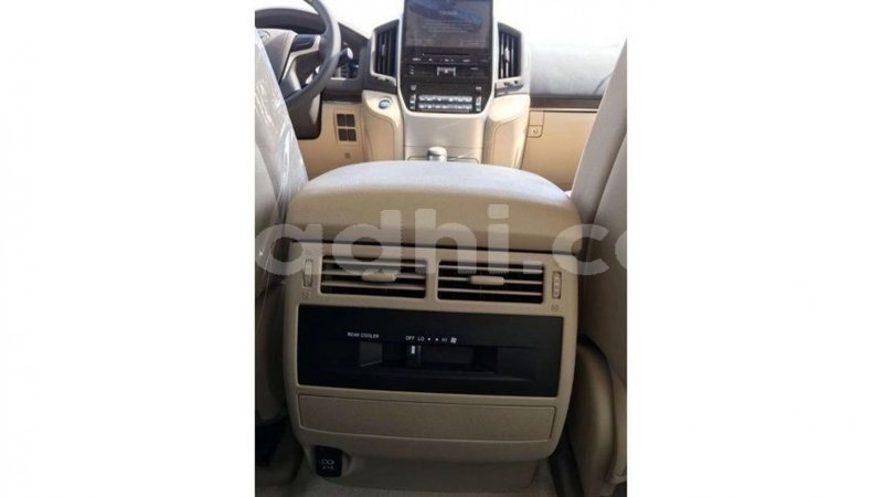 Big with watermark toyota land cruiser somalia import dubai 3635