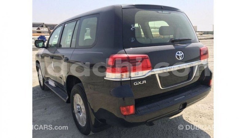 Big with watermark toyota land cruiser somalia import dubai 3635