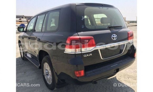 Nunua Imported Toyota Land Cruiser Nyeusi Gari ndani ya Import - Dubai nchini Somalia Nunua Imported Toyota Land Cruiser Nyeusi Gari ndani ya Import - Dubai nchini Somalia