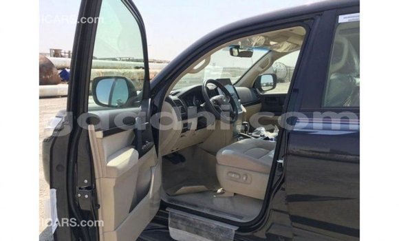 Nunua Imported Toyota Land Cruiser Nyeusi Gari ndani ya Import - Dubai nchini Somalia Nunua Imported Toyota Land Cruiser Nyeusi Gari ndani ya Import - Dubai nchini Somalia