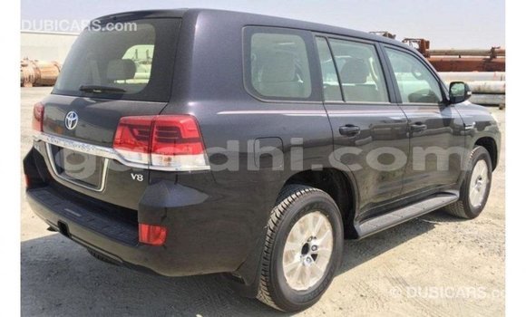 Nunua Imported Toyota Land Cruiser Nyeusi Gari ndani ya Import - Dubai nchini Somalia Nunua Imported Toyota Land Cruiser Nyeusi Gari ndani ya Import - Dubai nchini Somalia
