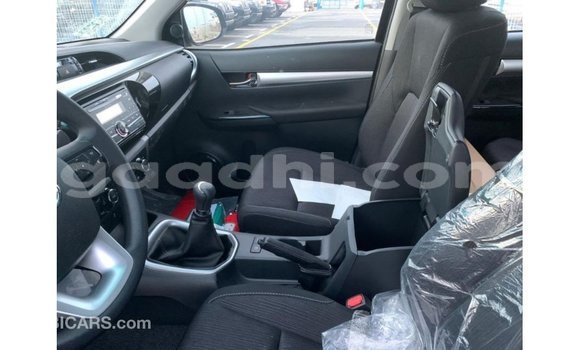Imported Toyota Hilux Black Makiinaa iti Import - Dubai keessatti Somalia keessatti Imported Toyota Hilux Black Makiinaa iti Import - Dubai keessatti Somalia keessatti