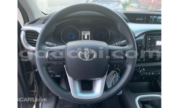 Imported Toyota Hilux Black Makiinaa iti Import - Dubai keessatti Somalia keessatti Imported Toyota Hilux Black Makiinaa iti Import - Dubai keessatti Somalia keessatti