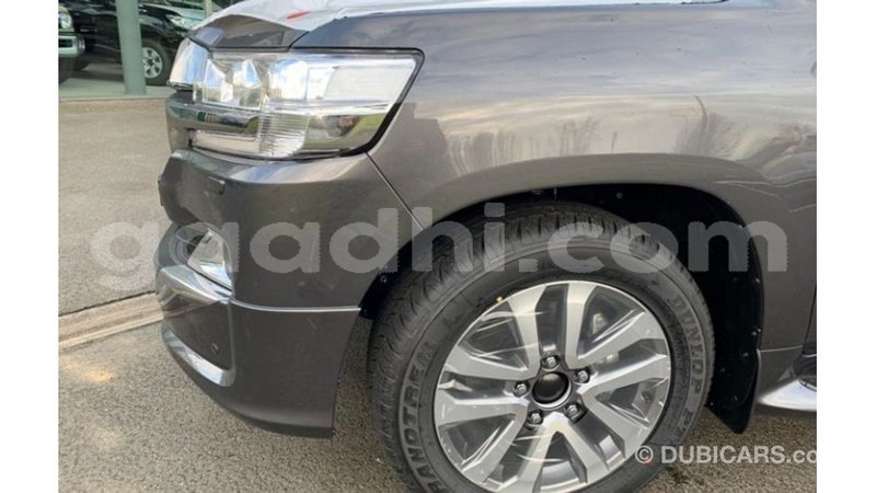 Big with watermark toyota land cruiser somalia import dubai 3638