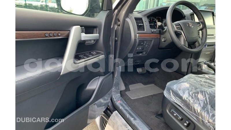 Big with watermark toyota land cruiser somalia import dubai 3638