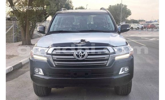 ይግዙ Imported Toyota Land Cruiser ጥቁር መኪና በ Import - Dubai በ ሶማሊያ ይግዙ Imported Toyota Land Cruiser ጥቁር መኪና በ Import - Dubai በ ሶማሊያ