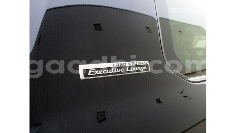 Big with watermark toyota land cruiser somalia import dubai 3644