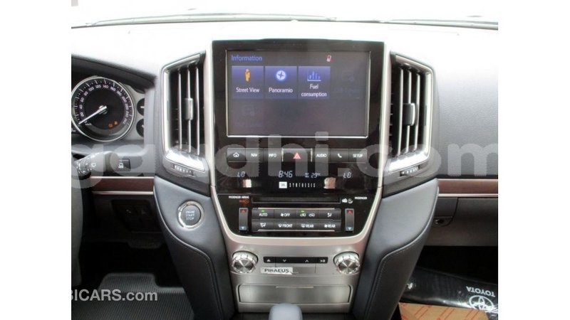 Big with watermark toyota land cruiser somalia import dubai 3644