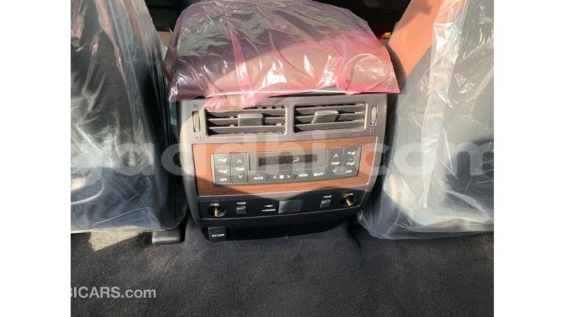 Big with watermark toyota land cruiser somalia import dubai 3644