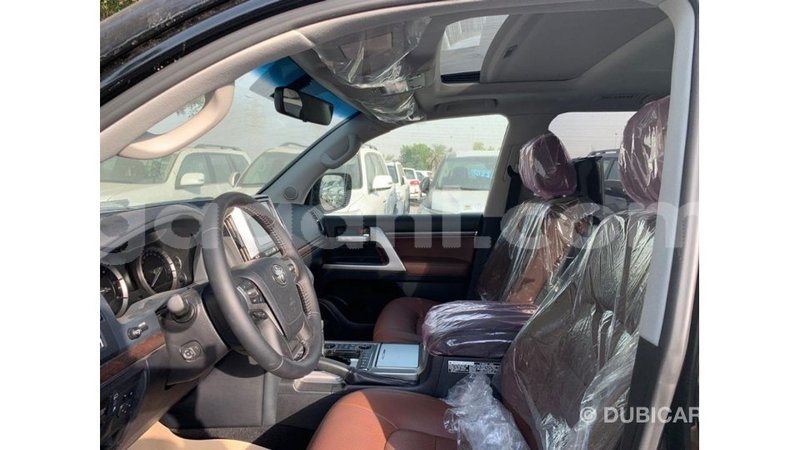 Big with watermark toyota land cruiser somalia import dubai 3644