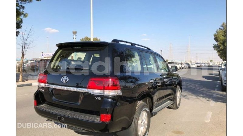 Big with watermark toyota land cruiser somalia import dubai 3648