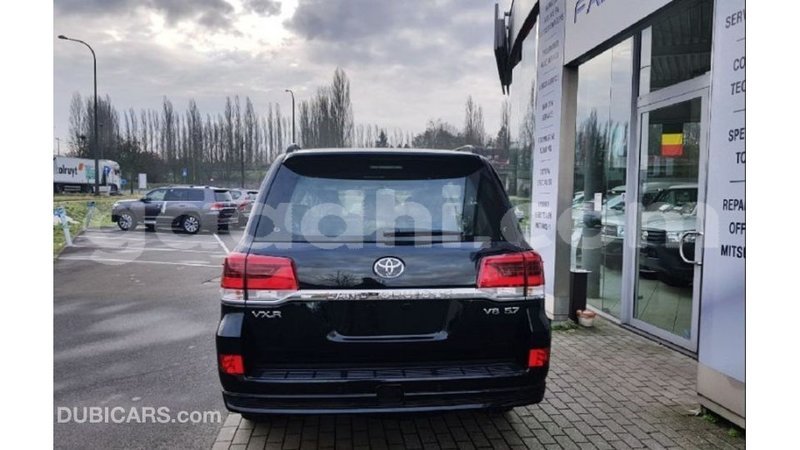 Big with watermark toyota land cruiser somalia import dubai 3649