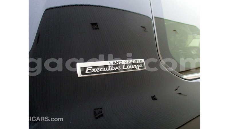 Big with watermark toyota land cruiser somalia import dubai 3649