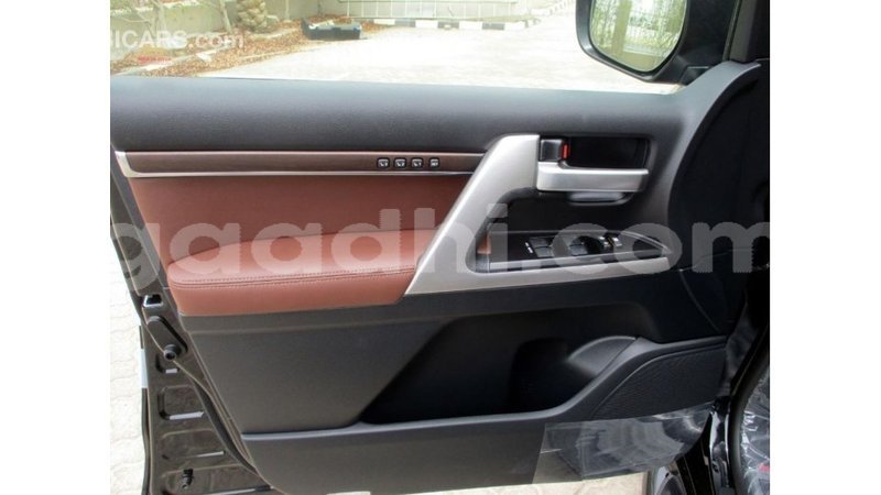 Big with watermark toyota land cruiser somalia import dubai 3649