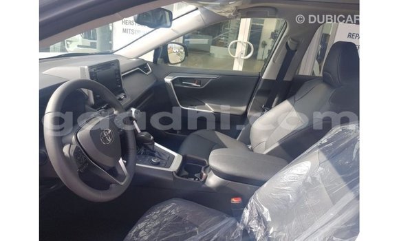 ይግዙ Imported Toyota HiAce ሌላ የጭነት መኪና በ Import - Dubai በ ሶማሊያ ይግዙ Imported Toyota HiAce ሌላ የጭነት መኪና በ Import - Dubai በ ሶማሊያ