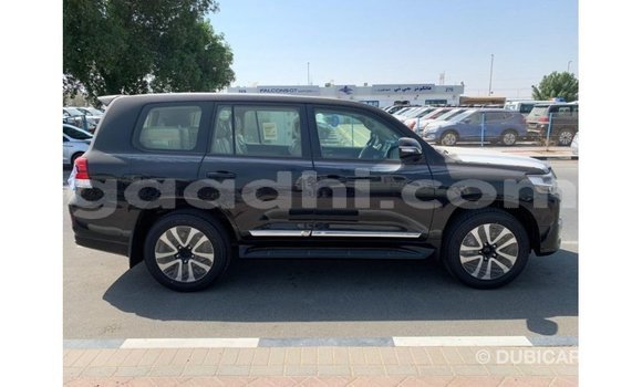 ይግዙ Imported Toyota Land Cruiser ጥቁር መኪና በ Import - Dubai በ ሶማሊያ ይግዙ Imported Toyota Land Cruiser ጥቁር መኪና በ Import - Dubai በ ሶማሊያ