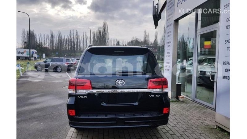 Big with watermark toyota land cruiser somalia import dubai 3653