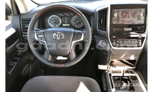 Imported Toyota Land Cruiser Black Makiinaa iti Import - Dubai keessatti Somalia keessatti Imported Toyota Land Cruiser Black Makiinaa iti Import - Dubai keessatti Somalia keessatti