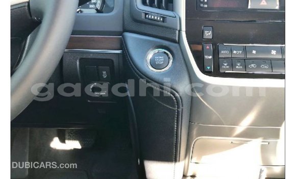Imported Toyota Land Cruiser Black Makiinaa iti Import - Dubai keessatti Somalia keessatti Imported Toyota Land Cruiser Black Makiinaa iti Import - Dubai keessatti Somalia keessatti