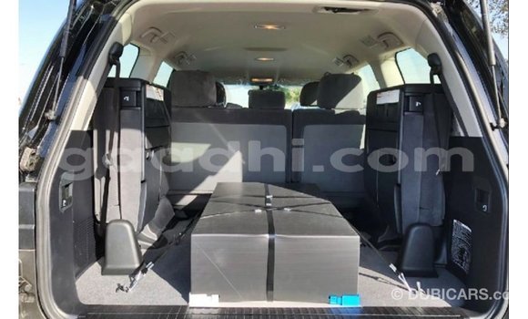 Imported Toyota Land Cruiser Black Makiinaa iti Import - Dubai keessatti Somalia keessatti Imported Toyota Land Cruiser Black Makiinaa iti Import - Dubai keessatti Somalia keessatti