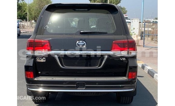 Nunua Imported Toyota Land Cruiser Nyeusi Gari ndani ya Import - Dubai nchini Somalia Nunua Imported Toyota Land Cruiser Nyeusi Gari ndani ya Import - Dubai nchini Somalia