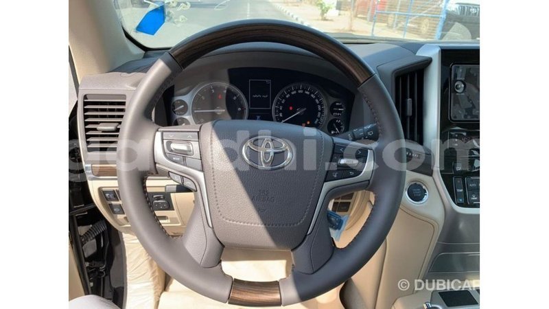 Big with watermark toyota land cruiser somalia import dubai 3657