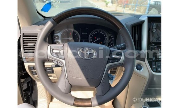 Nunua Imported Toyota Land Cruiser Nyeusi Gari ndani ya Import - Dubai nchini Somalia Nunua Imported Toyota Land Cruiser Nyeusi Gari ndani ya Import - Dubai nchini Somalia