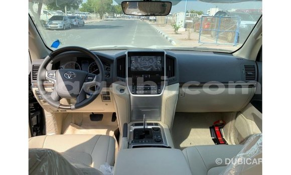 Nunua Imported Toyota Land Cruiser Nyeusi Gari ndani ya Import - Dubai nchini Somalia Nunua Imported Toyota Land Cruiser Nyeusi Gari ndani ya Import - Dubai nchini Somalia