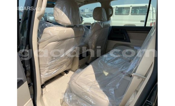 Nunua Imported Toyota Land Cruiser Nyeusi Gari ndani ya Import - Dubai nchini Somalia Nunua Imported Toyota Land Cruiser Nyeusi Gari ndani ya Import - Dubai nchini Somalia