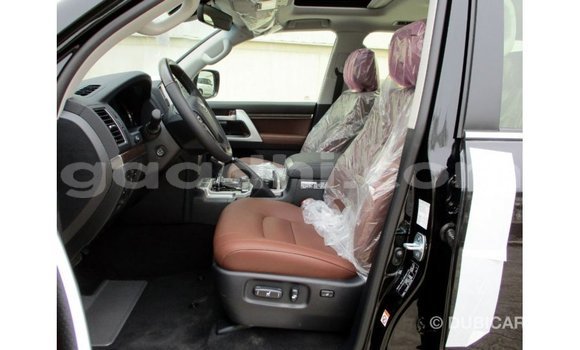 Imported Toyota Land Cruiser Black Makiinaa iti Import - Dubai keessatti Somalia keessatti Imported Toyota Land Cruiser Black Makiinaa iti Import - Dubai keessatti Somalia keessatti