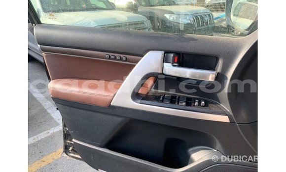 Imported Toyota Land Cruiser Black Makiinaa iti Import - Dubai keessatti Somalia keessatti Imported Toyota Land Cruiser Black Makiinaa iti Import - Dubai keessatti Somalia keessatti