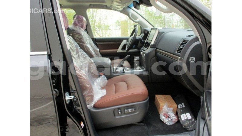 Big with watermark toyota land cruiser somalia import dubai 3658