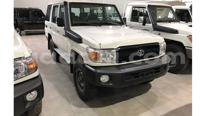 Big with watermark toyota land cruiser somalia import dubai 3661