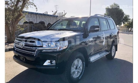 Imported Toyota Land Cruiser Black Makiinaa iti Import - Dubai keessatti Somalia keessatti Imported Toyota Land Cruiser Black Makiinaa iti Import - Dubai keessatti Somalia keessatti