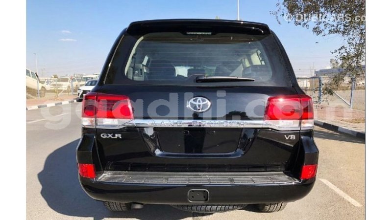 Big with watermark toyota land cruiser somalia import dubai 3663