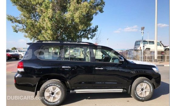 Imported Toyota Land Cruiser Black Makiinaa iti Import - Dubai keessatti Somalia keessatti Imported Toyota Land Cruiser Black Makiinaa iti Import - Dubai keessatti Somalia keessatti