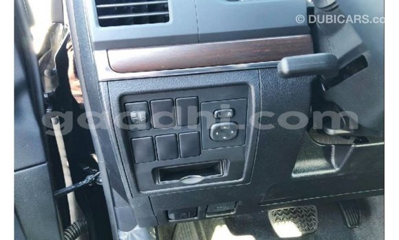 Imported Toyota Land Cruiser Black Makiinaa iti Import - Dubai keessatti Somalia keessatti Imported Toyota Land Cruiser Black Makiinaa iti Import - Dubai keessatti Somalia keessatti