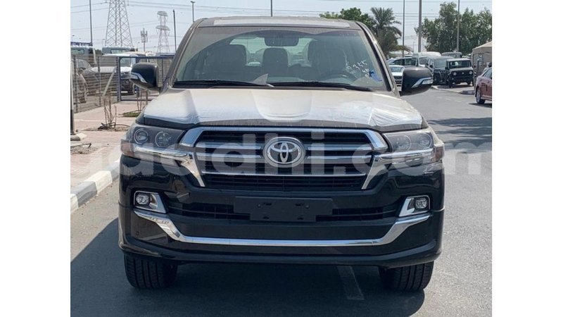 Big with watermark toyota land cruiser somalia import dubai 3664