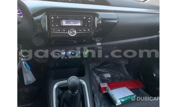 Imported Toyota Hilux Black Makiinaa iti Import - Dubai keessatti Somalia keessatti Imported Toyota Hilux Black Makiinaa iti Import - Dubai keessatti Somalia keessatti