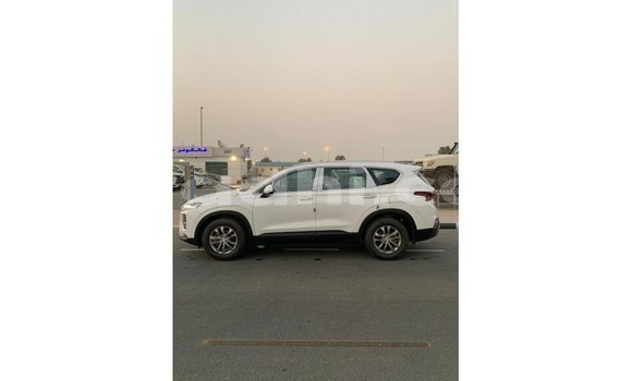 ይግዙ Imported Hyundai Santa Fe ነጭ መኪና በ Import - Dubai በ ሶማሊያ ይግዙ Imported Hyundai Santa Fe ነጭ መኪና በ Import - Dubai በ ሶማሊያ