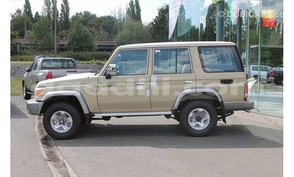 ይግዙ Imported Toyota Land Cruiser Beige መኪና በ Import - Dubai በ ሶማሊያ ይግዙ Imported Toyota Land Cruiser Beige መኪና በ Import - Dubai በ ሶማሊያ