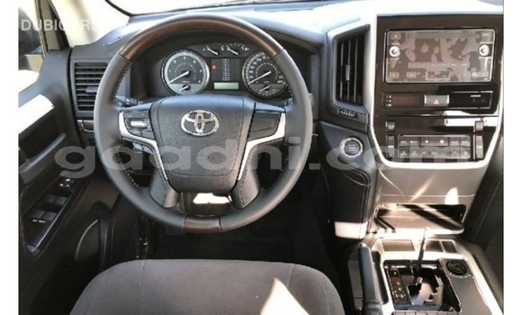 ይግዙ Imported Toyota Land Cruiser ጥቁር መኪና በ Import - Dubai በ ሶማሊያ ይግዙ Imported Toyota Land Cruiser ጥቁር መኪና በ Import - Dubai በ ሶማሊያ
