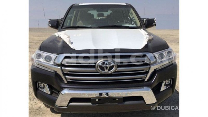 Big with watermark toyota land cruiser somalia import dubai 3671