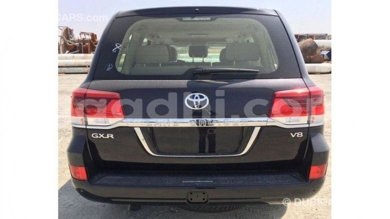 Big with watermark toyota land cruiser somalia import dubai 3671