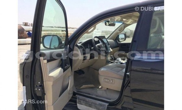ይግዙ Imported Toyota Land Cruiser ጥቁር መኪና በ Import - Dubai በ ሶማሊያ ይግዙ Imported Toyota Land Cruiser ጥቁር መኪና በ Import - Dubai በ ሶማሊያ