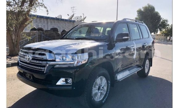 Nunua Imported Toyota Land Cruiser Nyeusi Gari ndani ya Import - Dubai nchini Somalia Nunua Imported Toyota Land Cruiser Nyeusi Gari ndani ya Import - Dubai nchini Somalia