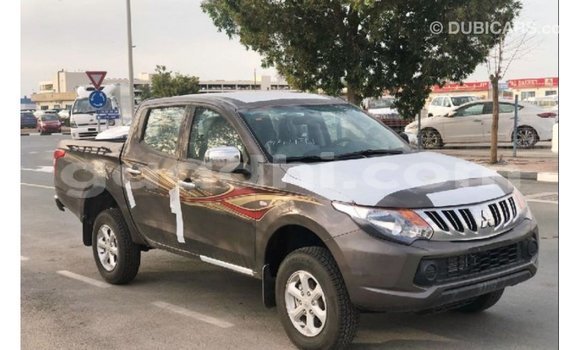 اشتري Imported Mitsubishi L200 بنى سيارة في Import - Dubai في الصومال اشتري Imported Mitsubishi L200 بنى سيارة في Import - Dubai في الصومال